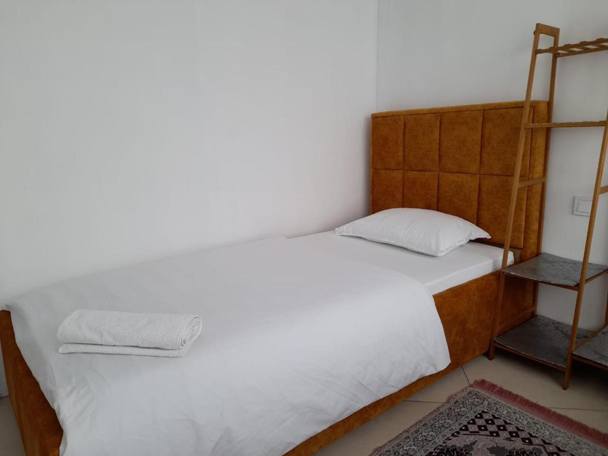 Bela Casa de hóspedes Tirana